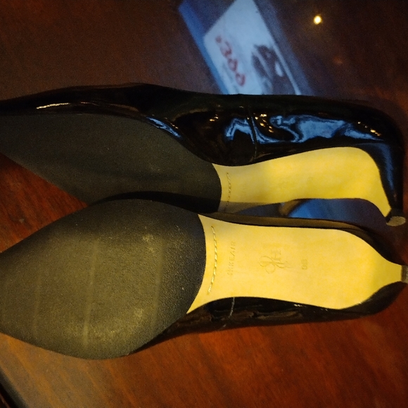 New Cole Haan shoes - Picture 3 of 6
